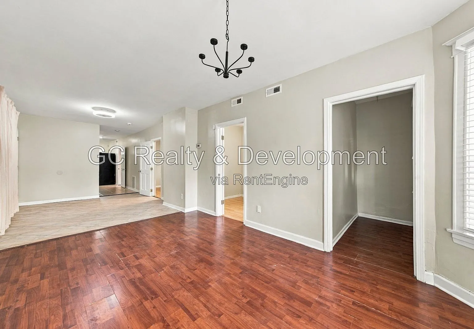 3 bed, 1.0 bath, 900 sqft, $1,795 — Photo 2