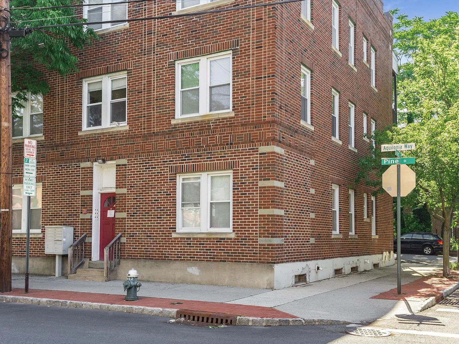 The Regis on Pine Street — Photo 4
