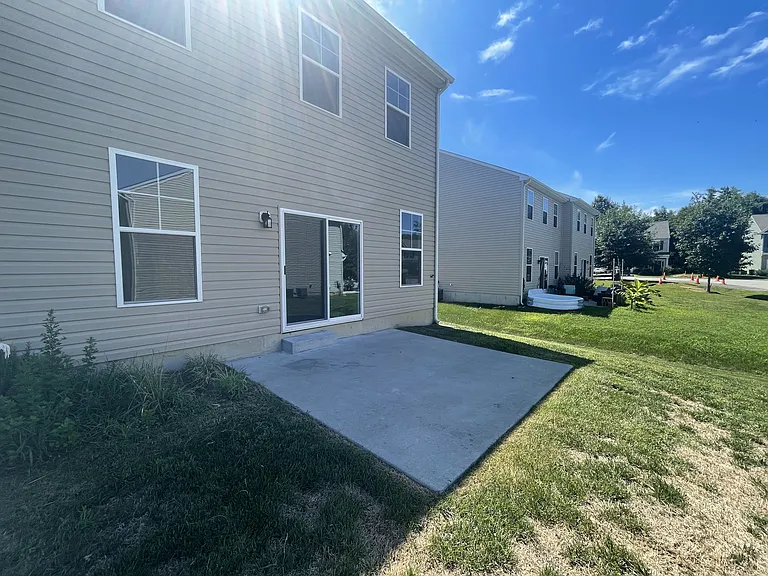 215 Thompson Ave — Photo 18