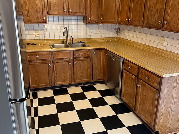 5th image of 1805 Lochlomand Ln SE