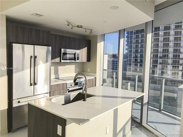 1st image of 488 NE 18th St Unit 3700