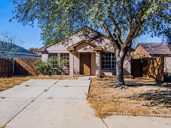 506 Red Cloud Cir, Laredo, TX 78045