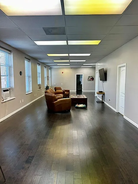 113 School Street - B — Photo 3