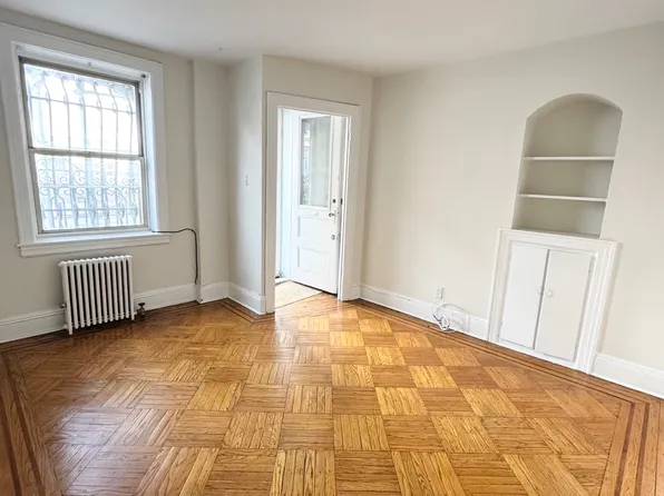 196 8th Avenue image 1 of 8