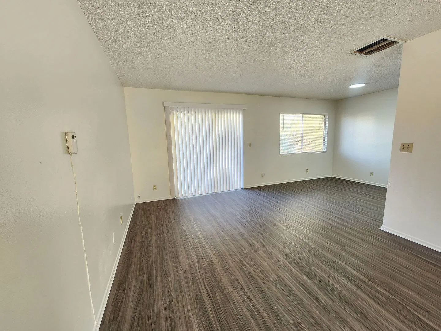 Newly Updated 2 Bedroom Home — Photo 4