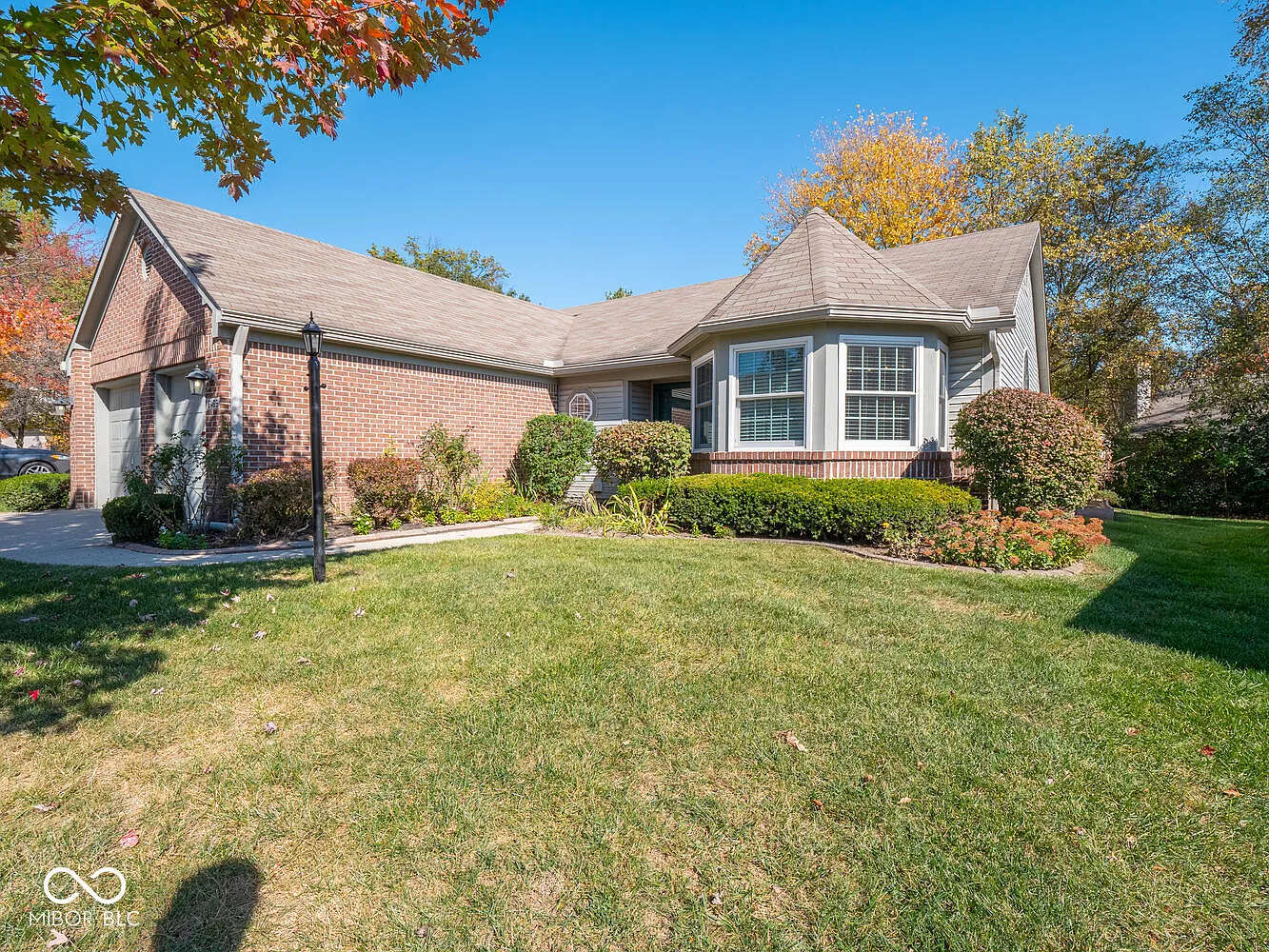6469 Hunters Green Ln photo 1