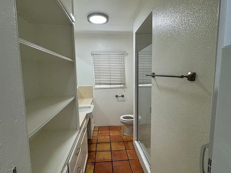 Sycamore Apartments — Photo 13