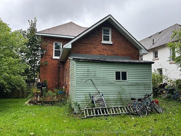 4th image of 98 4th St