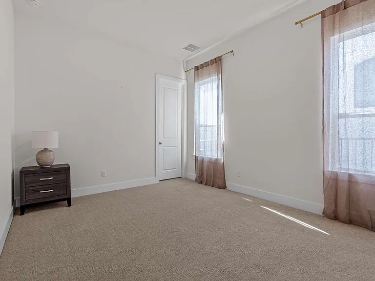 921 Trevi Fontana Dr — Photo 30