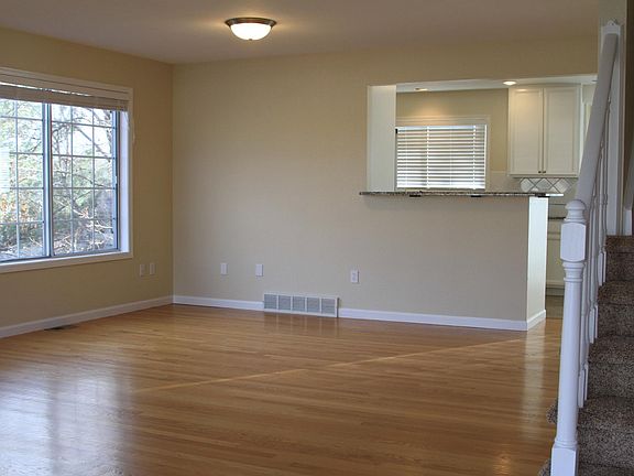 Front entry view toward the kitchen.