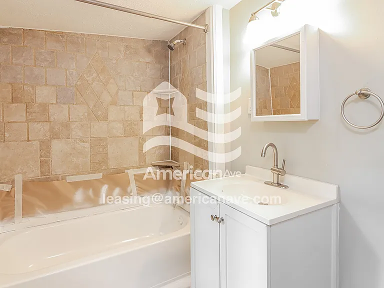 1268477_013_bathroom_13.jpg