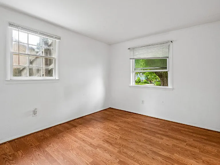13911 Mapledale Ave — Photo 18