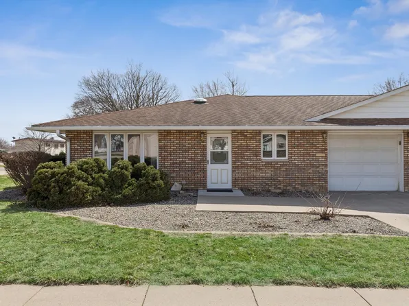 621 4th Ave Unit 3, Dewitt, IA 52742