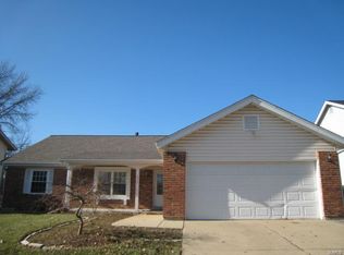 2525 Westglen Farms Dr, Ballwin, MO