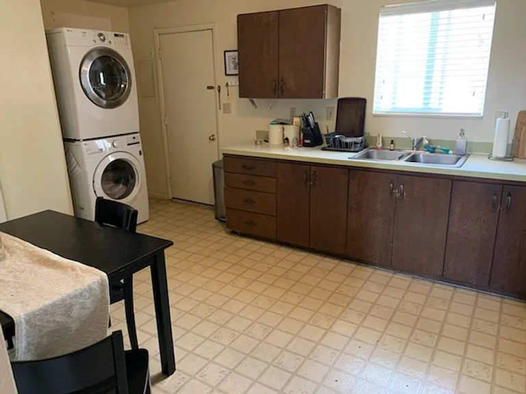 1080 S Virginia Cir — Photo 5