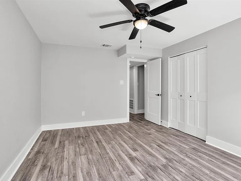 101 April Point Pl — Photo 11