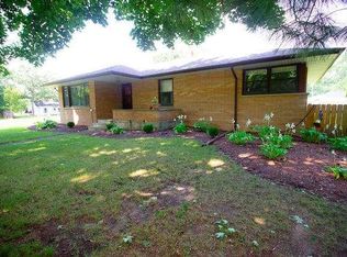 548 N 5th St, Silver Lake, WI 53170