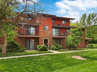 8500 W Waterford Ave APT 4, Greenfield, WI 53228