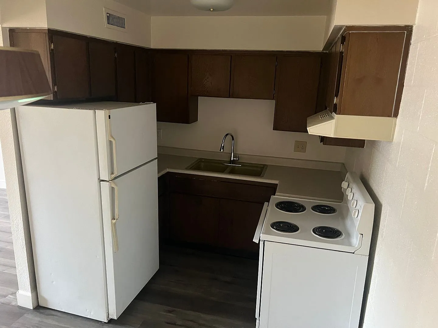 2 Bedroom 1 Bath In Central Las Vegas — Photo 1