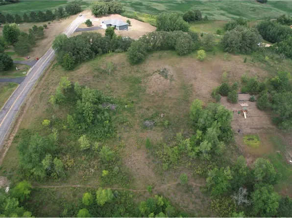 111 N Oaks Ln NW, Garfield, MN 56332