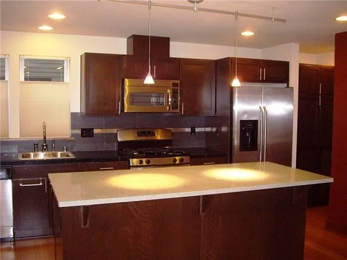 3 bed, 2.5 bath, 1270 sqft, $4,800 — Photo 4
