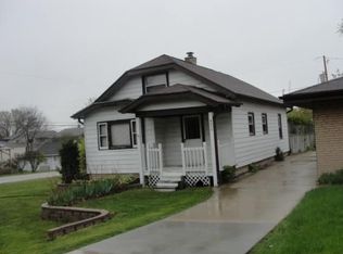 9242 S Annette Pl, Oak Creek, WI 53154