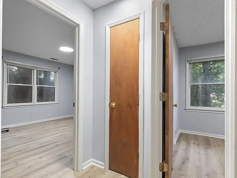 3972 Sullivan St — Photo 10