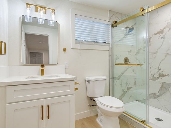 4th image of 42601 Claudia St #B