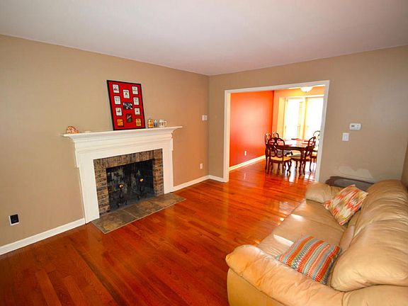 5th image of 1928 Arboro Pl