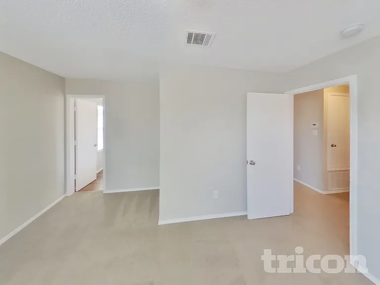 1708 Vineridge Ln — Photo 6