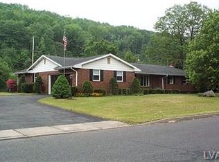 405 Lehigh Gap St, Walnutport, PA