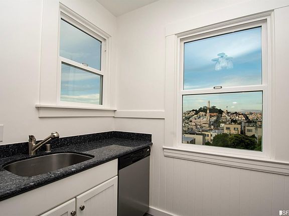 2nd image of 2048 Jones St #3
