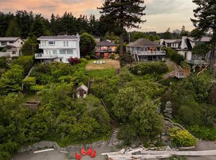 5299 Parker Ave, Saanich, BC V8Y 2N1