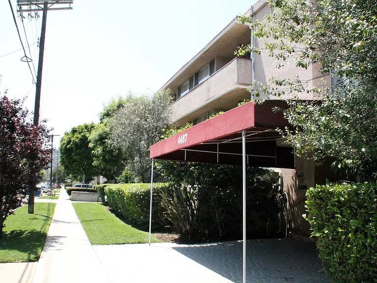 4487 Colbath Ave — Photo 15