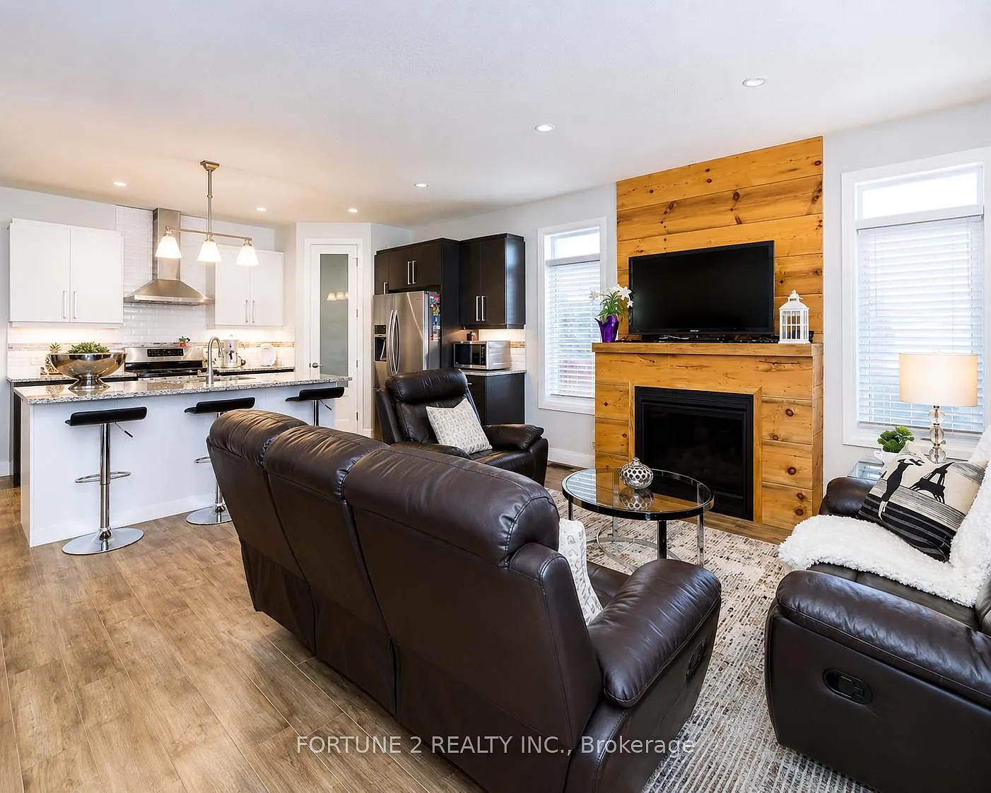 3 bed, $2,850 — Photo 2