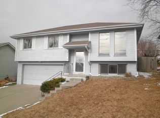 8256 Read St, Omaha, NE 68122