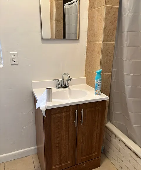 551 W 45th St #3/4 — Photo 8