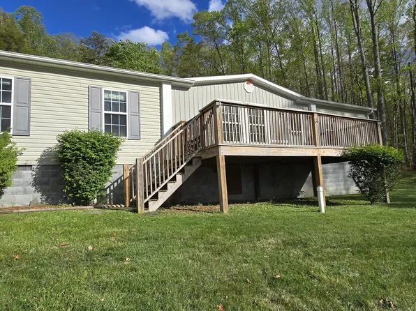 99 Rocky Hollow Rd, Wayside, WV 24985