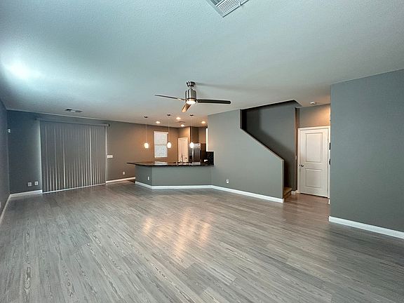 3rd image of 9841 Colenso Ct