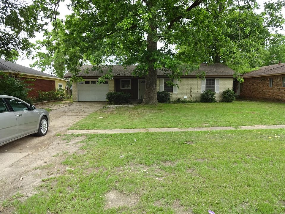 121 Salem Drive
