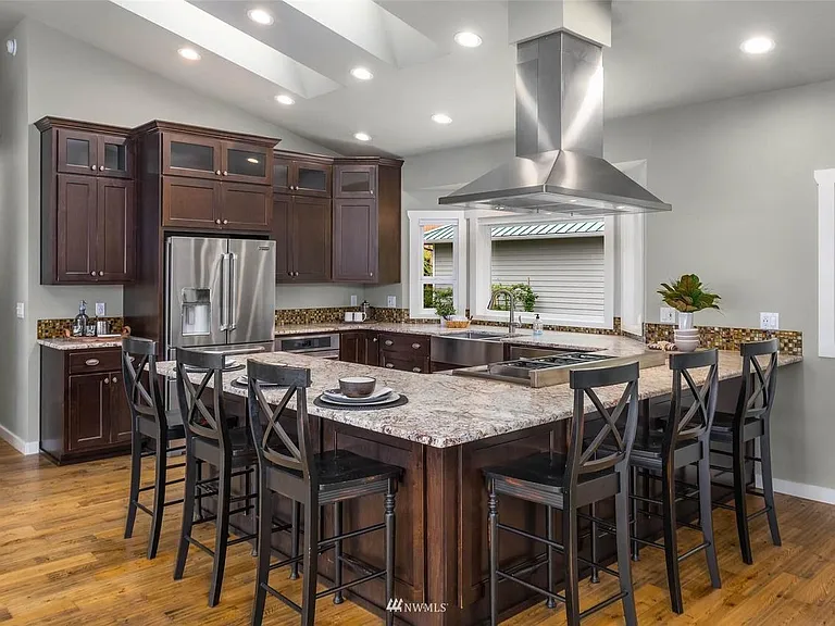 2537 Bretland Rd SE — Photo 9
