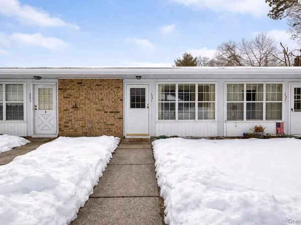 306 Torquay Court #E, Ridge, NY 11961