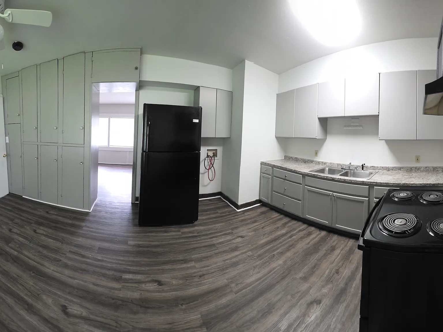 3 bed, 912 sqft, $1,225 — Photo 3