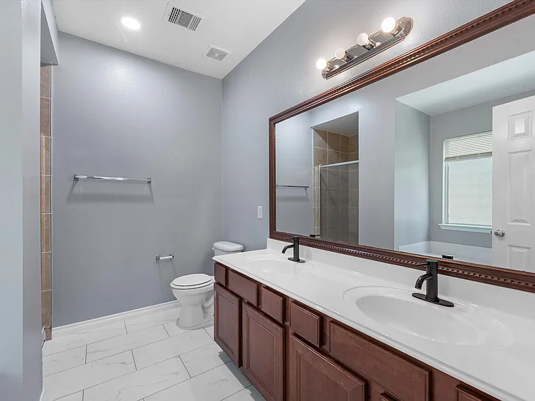 6131 Settlers Lake Cir W — Photo 8