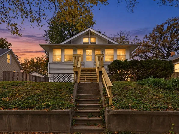 704 N Walnut St, Glenwood, IA 51534