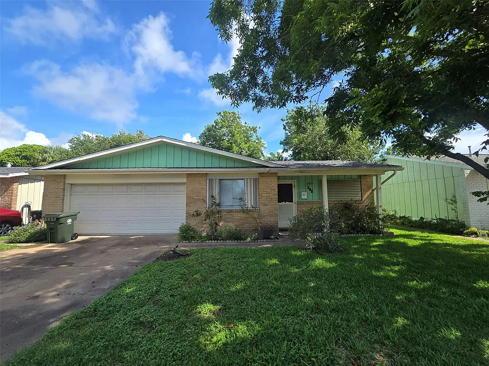 308 Mackeral St