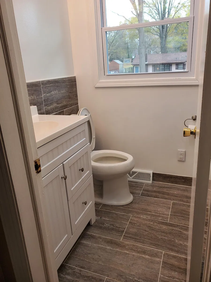 Building Photo - 220 S Milford Dr #1
