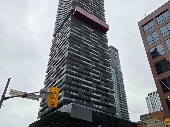 8 Eglinton Ave E #3604, Toronto, ON M4P 1A6