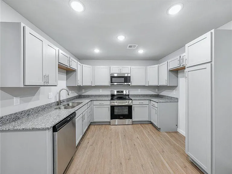 6603 NW Altus St — Photo 5