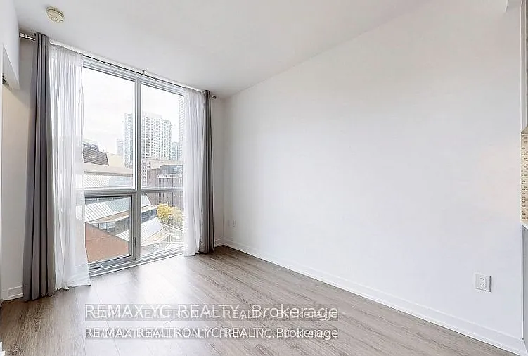 1 Yorkville Ave #710 — Photo 17
